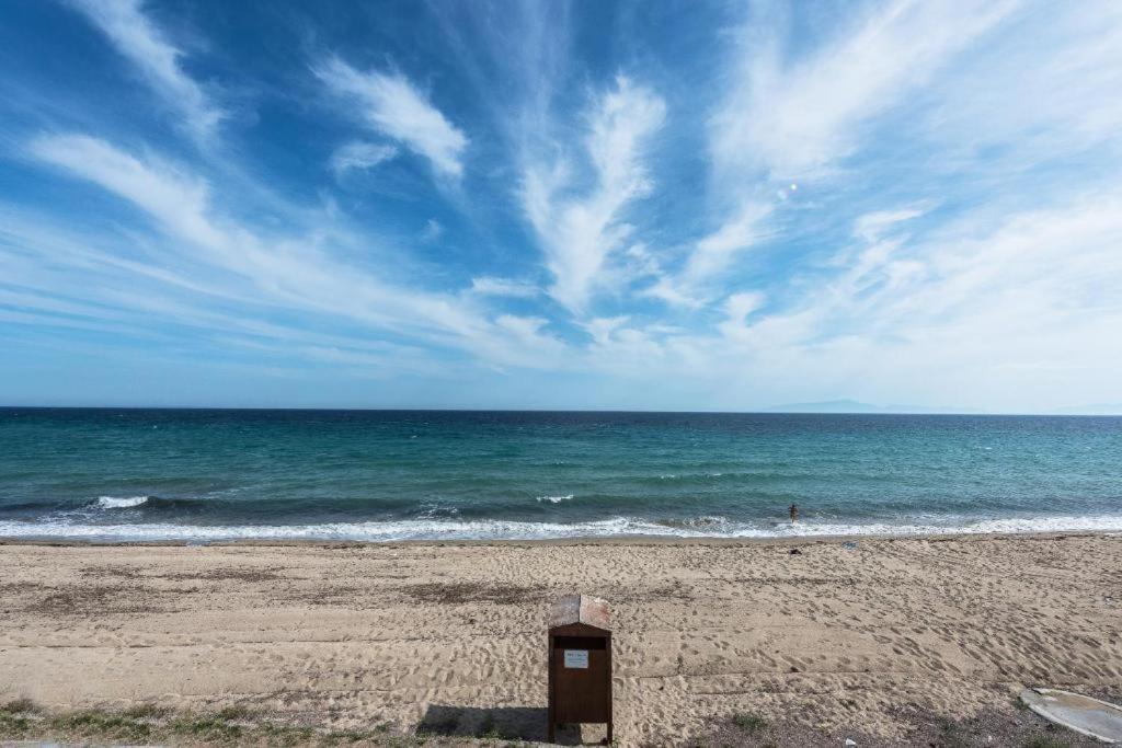 Blue Horizon 2 Apartment Nea Kallikrateia Екстериор снимка